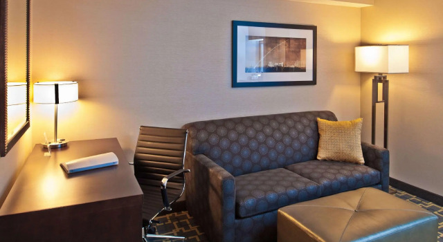 Четырёхместный номер Standard Hampton by Hilton Shelton