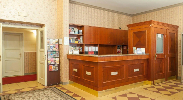 Hotel Raffaello Prague, Забронировать Отель Отели Праги с завтраком, рядом с Намести Миру, Завтраки