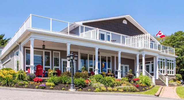 Четырёхместный люкс с видом на гавань Comfort Inn