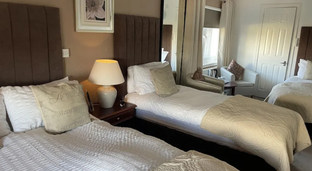 Четырёхместный номер Superior Beechwood Ensuite Guest House