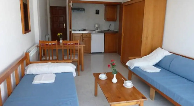 Студия с балконом и с видом на море Apartamentos Balear Beach