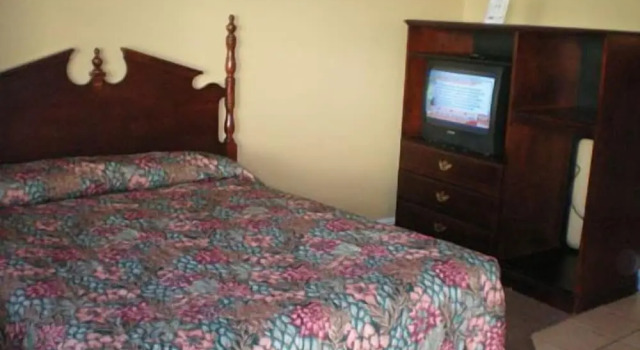 Двухместный номер Standard Economy Inn & Suites