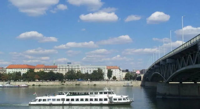 Студия Studio along the Danube