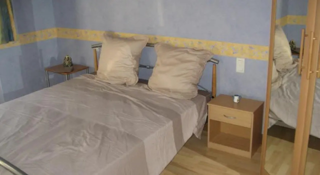 Détente en Pays Vert, Đặt Khách sạn Espartignac 