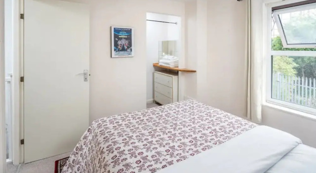 Beautiful 2bed House 6mins to Tube 2mins to Thames, Забронировать Отель Отели Англии 3 звезды, 3*
