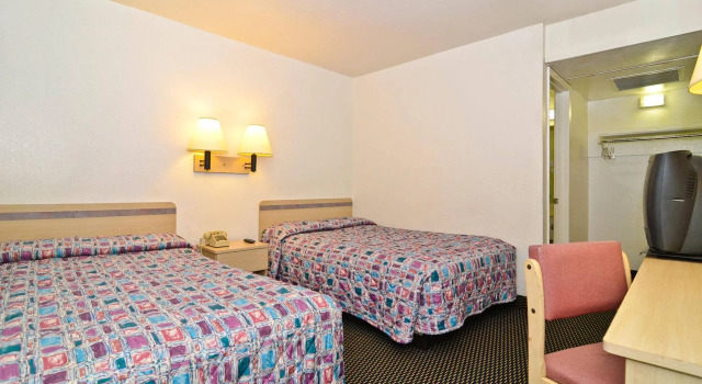 Budget Inn, Prenota Hotel Hotel a Missouri con parcheggio, Parcheggio