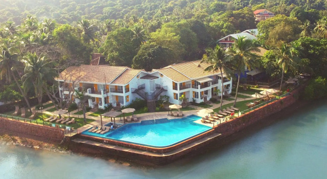 Люкс Acron Waterfront Resort