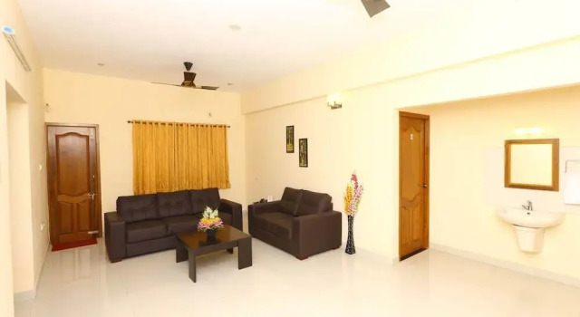 Hotel Fiesta House By OYO Rooms