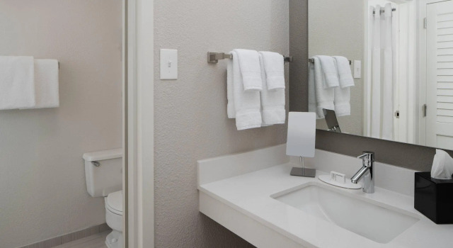 Четырёхместный номер Standard Courtyard by Marriott Nashville Airport