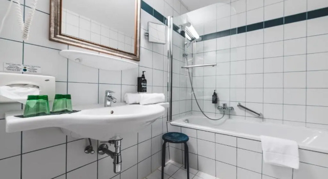 Двухместный номер Deluxe Cella Central Historic Boutique Hotel