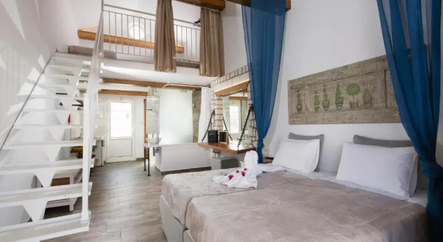 Четырёхместный номер Deluxe Lindos View Hotel