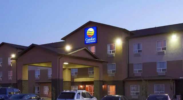 Четырёхместный номер Standard Comfort Inn & Suites