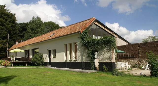 Luxurious Holiday Home near Courset with swimming pool, Varaa Hotelli  