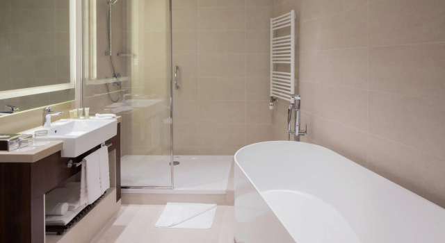 Двухместный люкс c 1 комнатой с видом на город Courtyard by Marriott Sarajevo