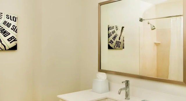 Двухместный люкс c 1 комнатой Four Points by Sheraton Louisville Airport