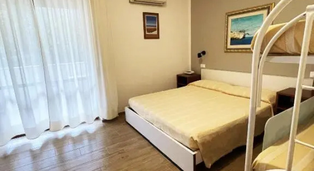 Двухместный номер Standard с балконом Hotel Mira