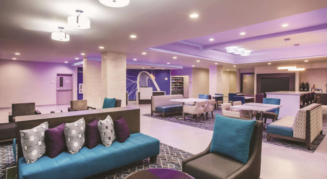 La Quinta by Wyndham Dallas Northeast-Arboretum, Забронировать Отель Гарленд Dallas - Fort Worth Metropolitan Area