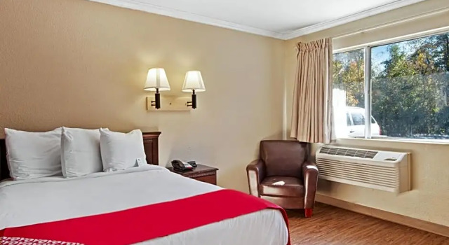Люкс Deluxe FairBridge Inn & Suites, Richmond Hill