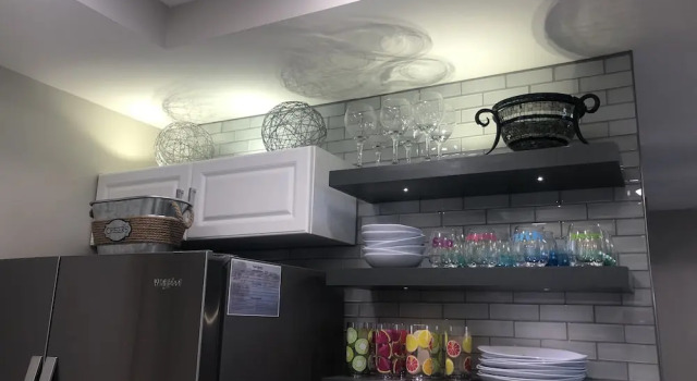 Номер Standard Exquisitely remodeled 3 bedroom 3 bath ocean view condo, 908 Margate 3 Condo