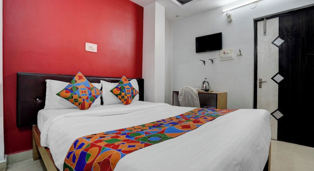 Номер Premium FabHotel DP International