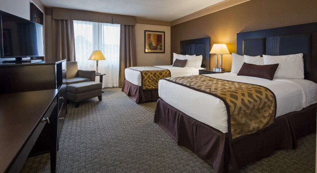 Четырёхместный номер Standard Best Western Plus Concordville Hotel