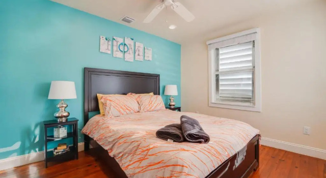 Коттедж с 2 комнатами Beach Chairs, Good Kitchen, Strong Wifi on 14th Ave