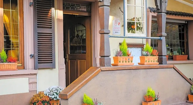 Hôtel Restaurant La Couronne, Book Hotel  