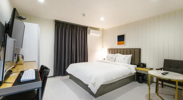 Двухместный номер Standard Brown Dot Hotel Minam
