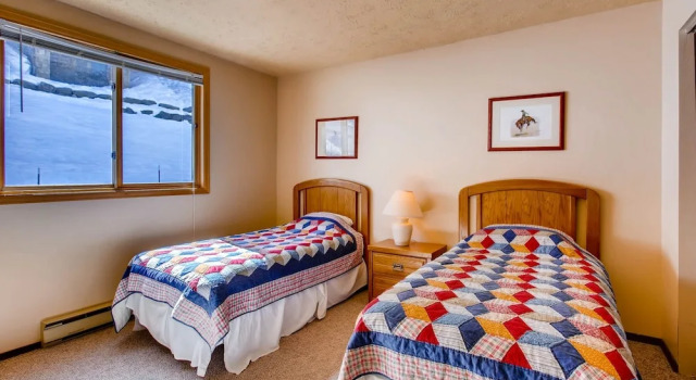 Unique, Mountain 4 Br  4 Bedroom Condo - No Cleaning Fee! by RedAwning