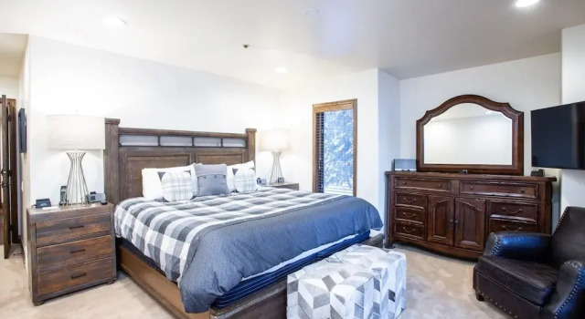 Ridgepoint at Deer Valley Resort - Three Bedroom with Hot Tub #124 3 Condo, Varaa Lomakeskus Deer Valley 
