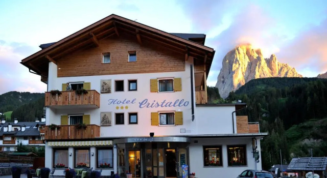 Hotel Cristallo, Забронировать Отель Санта-Кристина-Вальгардена Валь-Гардена, рядом с Puntea