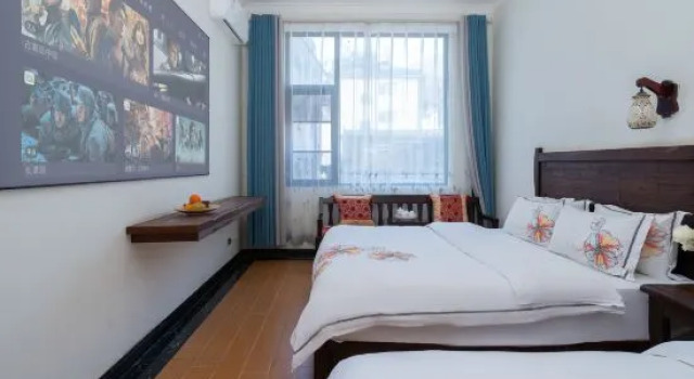 Семейный люкс Jizushan Funinglou Boutique Inn