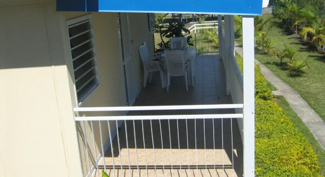 Вилла Les Bungalows du Mont-Auban