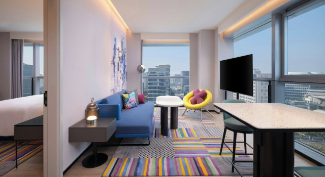 Люкс c 1 комнатой с видом на город Aloft by Marriott Shanghai Hongqiao