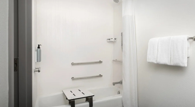 Люкс Courtyard by Marriott San Diego Carlsbad