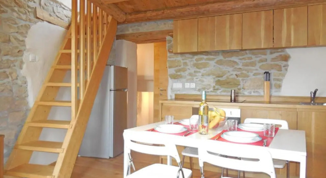 Апартаменты Stone House Apartments