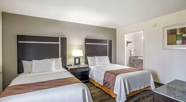 Четырёхместный люкс Quality Inn & Suites Conference Center Thomasville