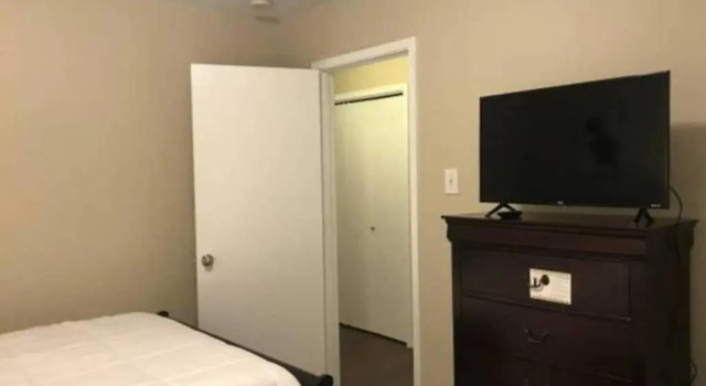 Spacious 3 bed/ 2 bathroom House in Conroe, TX, Book Hotel Hoteller i Conroe med parkering, Parkering