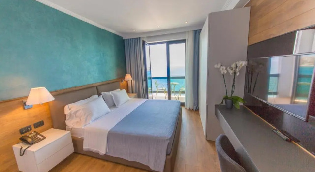 Двухместный номер Deluxe с балконом и с видом на море Hotel Saranda Butrinti, Affiliated by Meliá