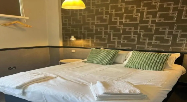Oyo New Charles Dickens, Varaa Hotelli Hotellit Wigan pysäköinnillä, Pysäköinti