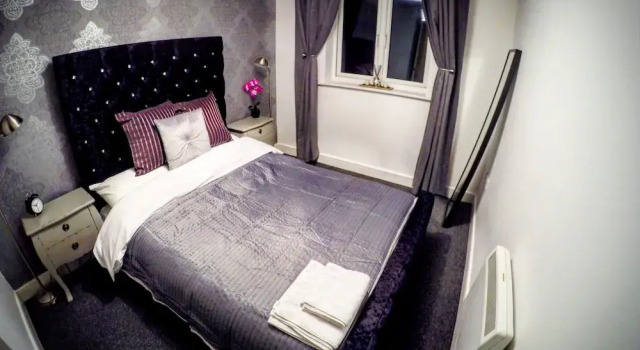Luxury Two Bedroom Apartments, Varaa Huoneisto Asunnot kohteessa Merseyside, Huoneisto