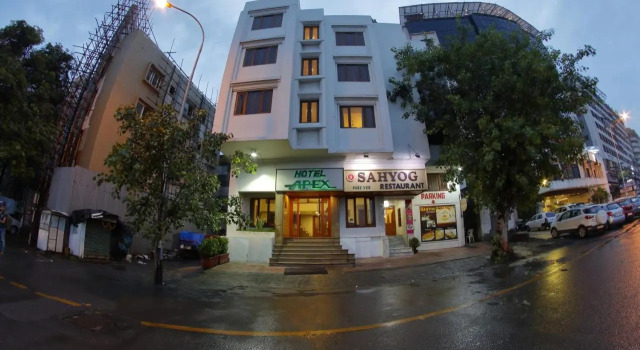 Hotel Apex Surat, Rezerwuj Hotel Hotele w Surat z parkingiem, Parking