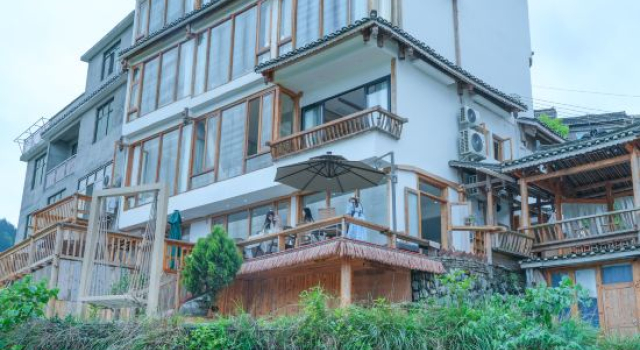 Xiashan Homestay, Rezerwuj Hotel Hotele w Qiandongnan z parkingiem, Parking