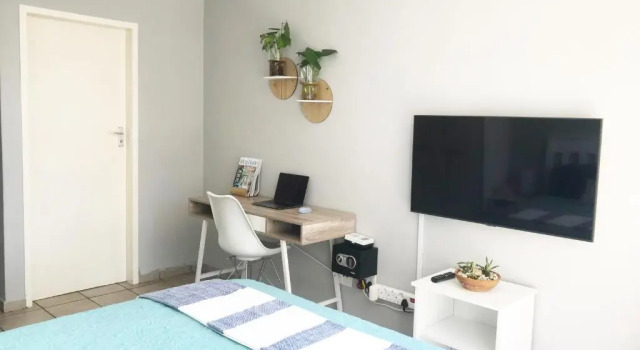 The Kindaspace - Smart Studio with Netflix & DStv, Boek Hotel Pretoria 