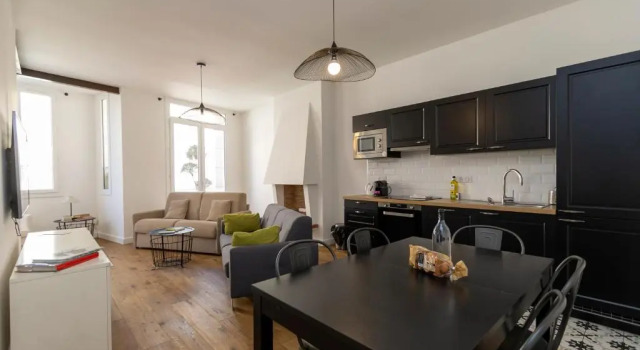 Апартаменты с балконом Appartements T2 Rue Conventionnel Chiappe, quartier Citadelle port