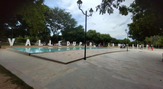 Alojamiento Turístico MARY cerca CC Mayales, Book Hotel Hoteller i Cesar med pool, Swimmingpool