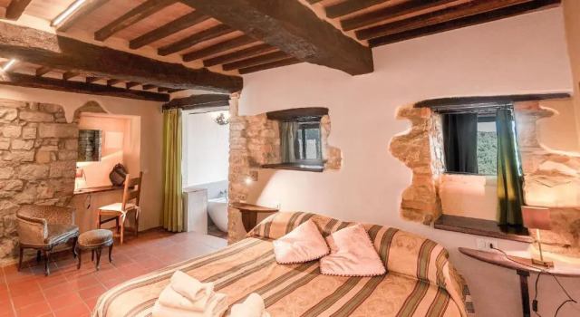 Полулюкс Castello Di Tornano Wine Relais