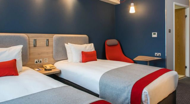 Holiday Inn Express Oxford-Kassam Stadium by IHG, Забронировать Отель Оксфорд Оксфордшир, рядом с Oxford Greyhound Stadium