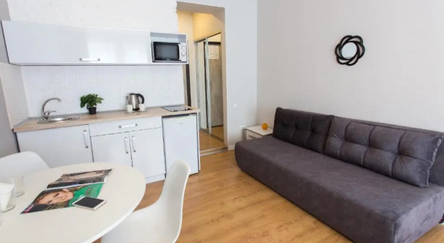 New studio near metro Pushkinska, Universytet - Chernyshevska str. 95-1, Prenota Hotel Hotel a Kharkov con parcheggio, Parcheggio