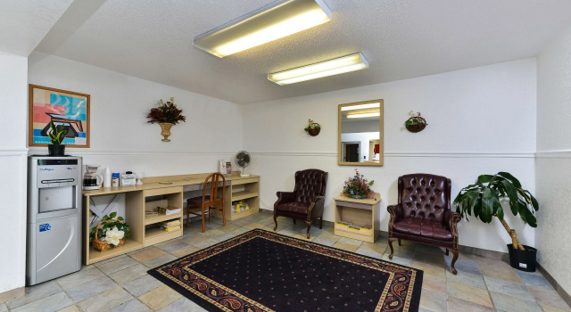 Americas Best Value Inn Jefferson City, Забронировать Отель Джефферсон-Сити Миссури, рядом с Гольф-центр Oak Hills